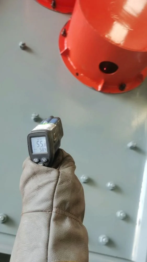 Handheld temperature measurement during a dewatering-screen test