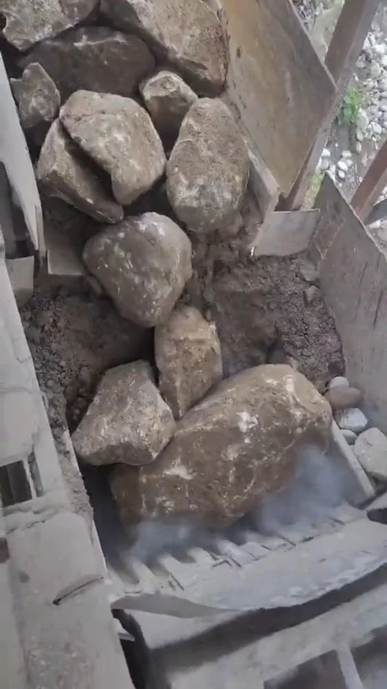 Jaw Crusher in Operation